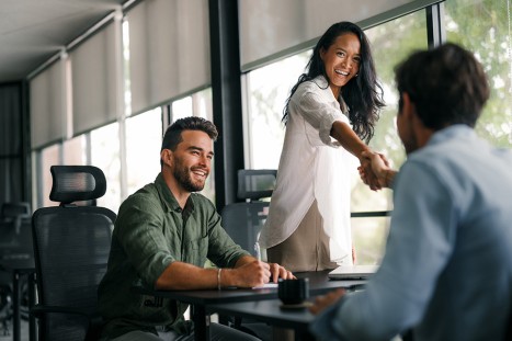 Meeting von 3 Personen